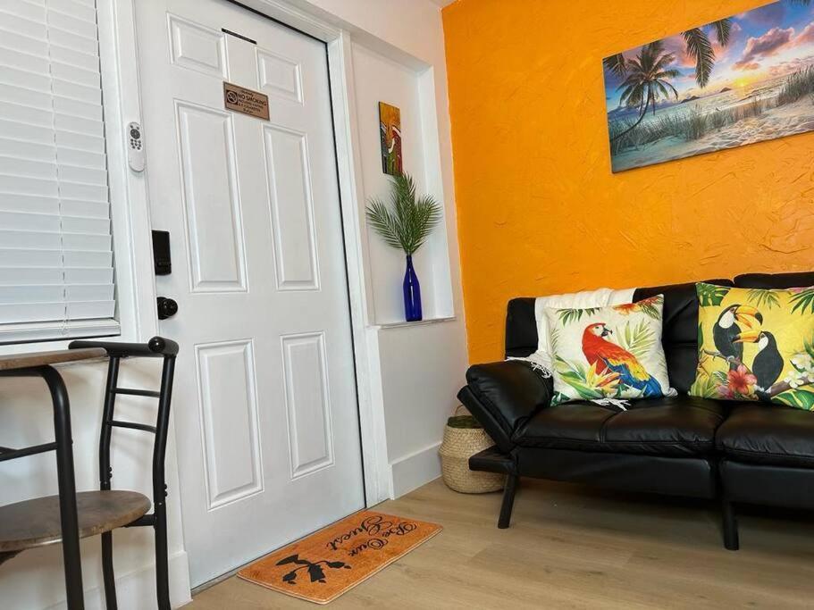 Sleeps 3, Casa Tropical In Appartamento