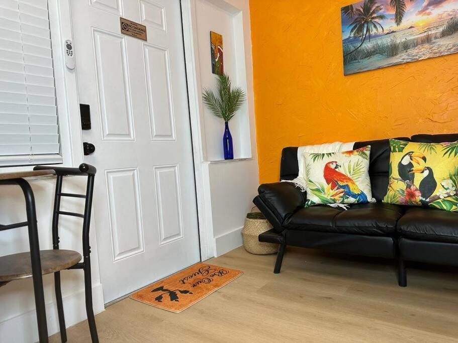 Sleeps 3, Casa Tropical In Appartamento